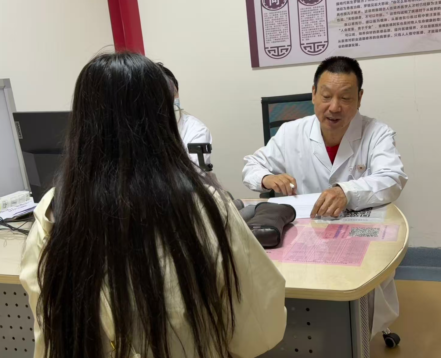 “被腰痛折磨3年，没想到刘主任一针下去，我差点哭了……”